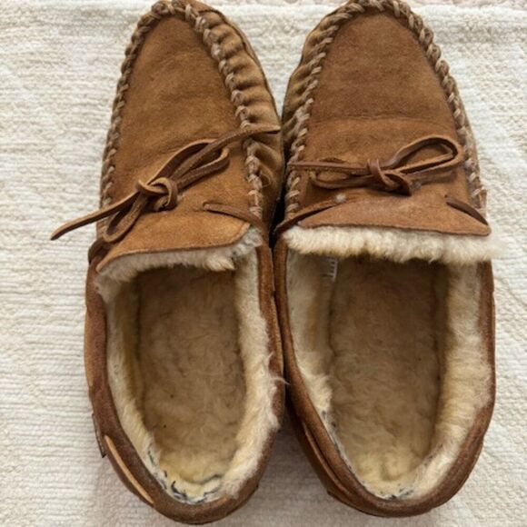 L.L.Bean Men's Shearling moccasins, Tan, size 10W - Picture 1 of 7
